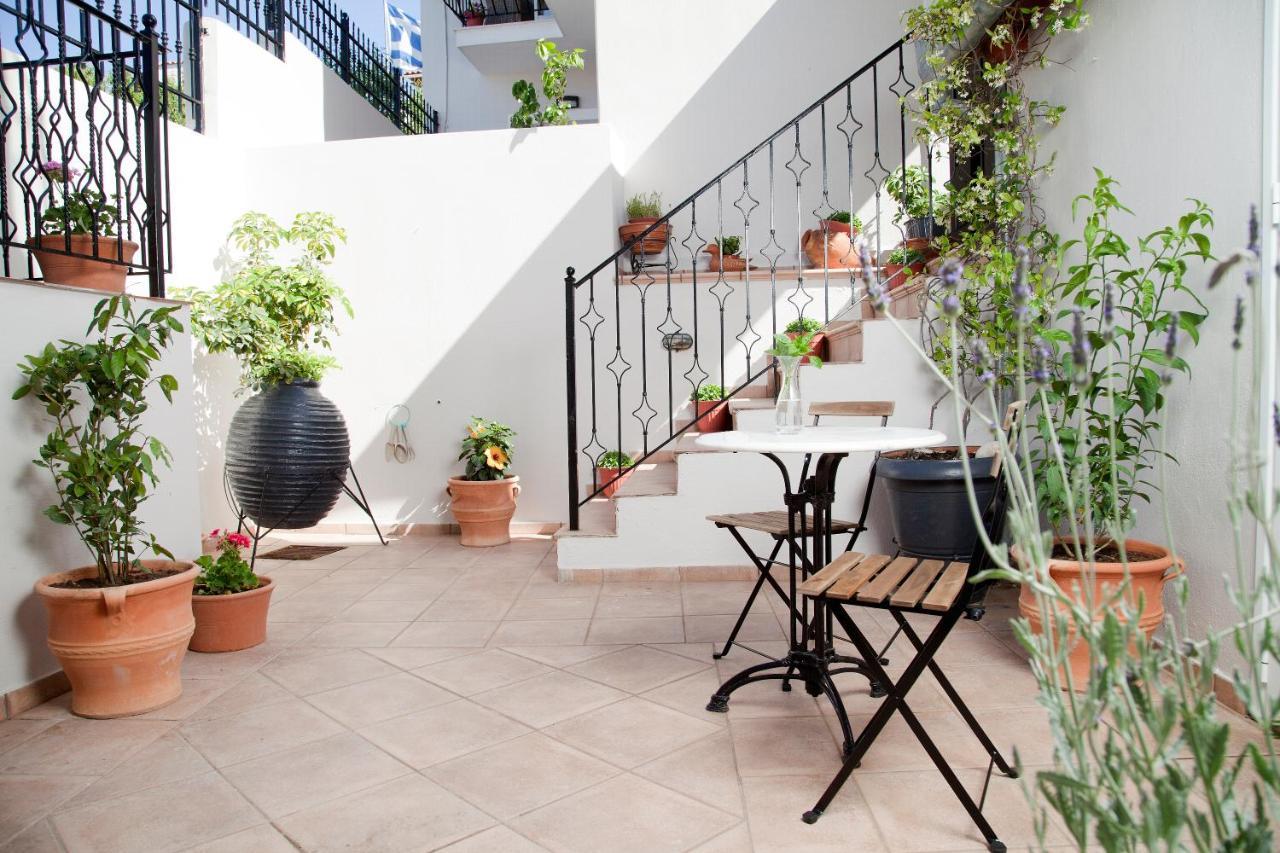 Kimia Guest House สเกียธอสทาวน์ ภายนอก รูปภาพ